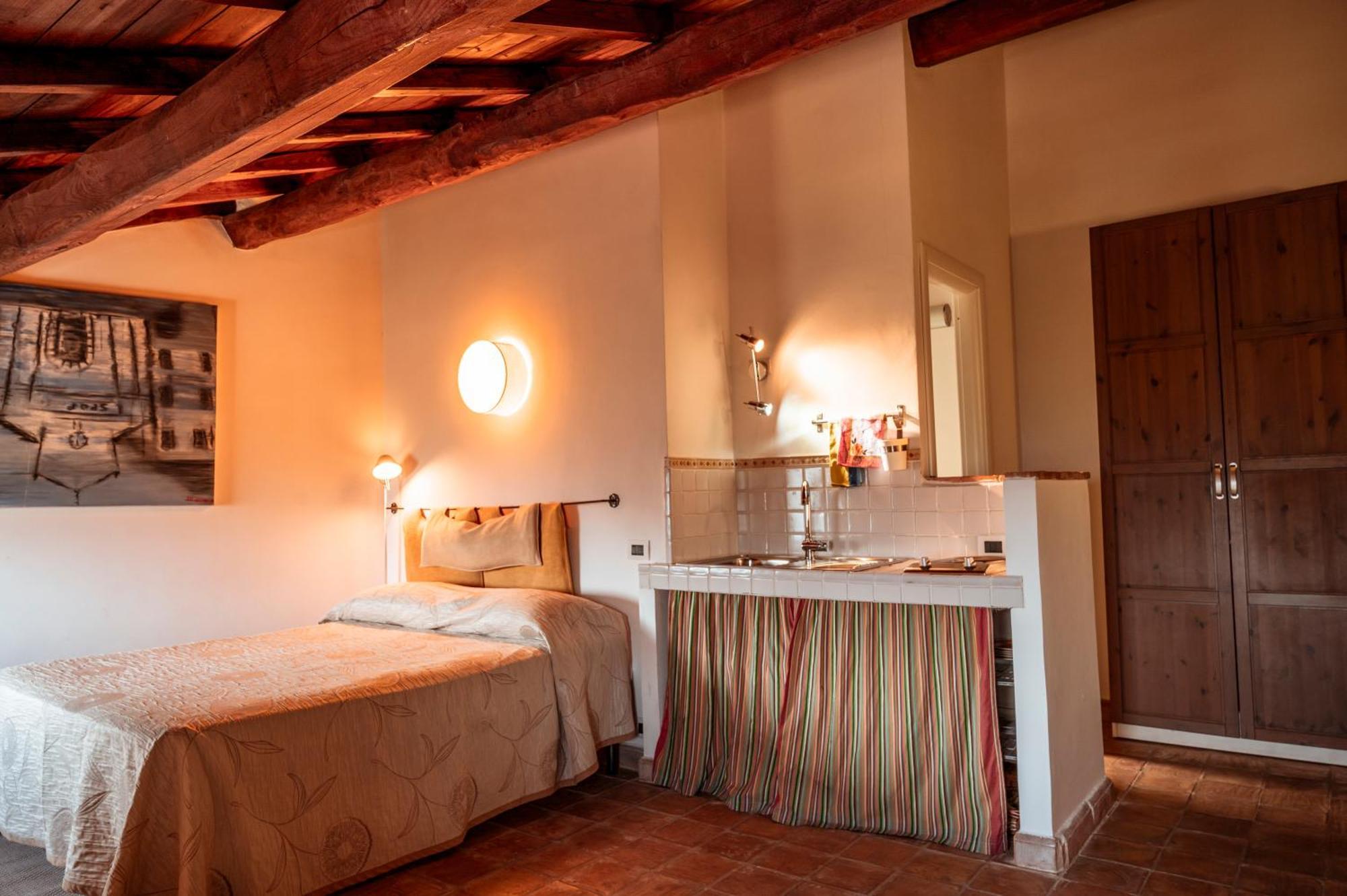 Locanda Persei Bed and Breakfast Prossedi Esterno foto